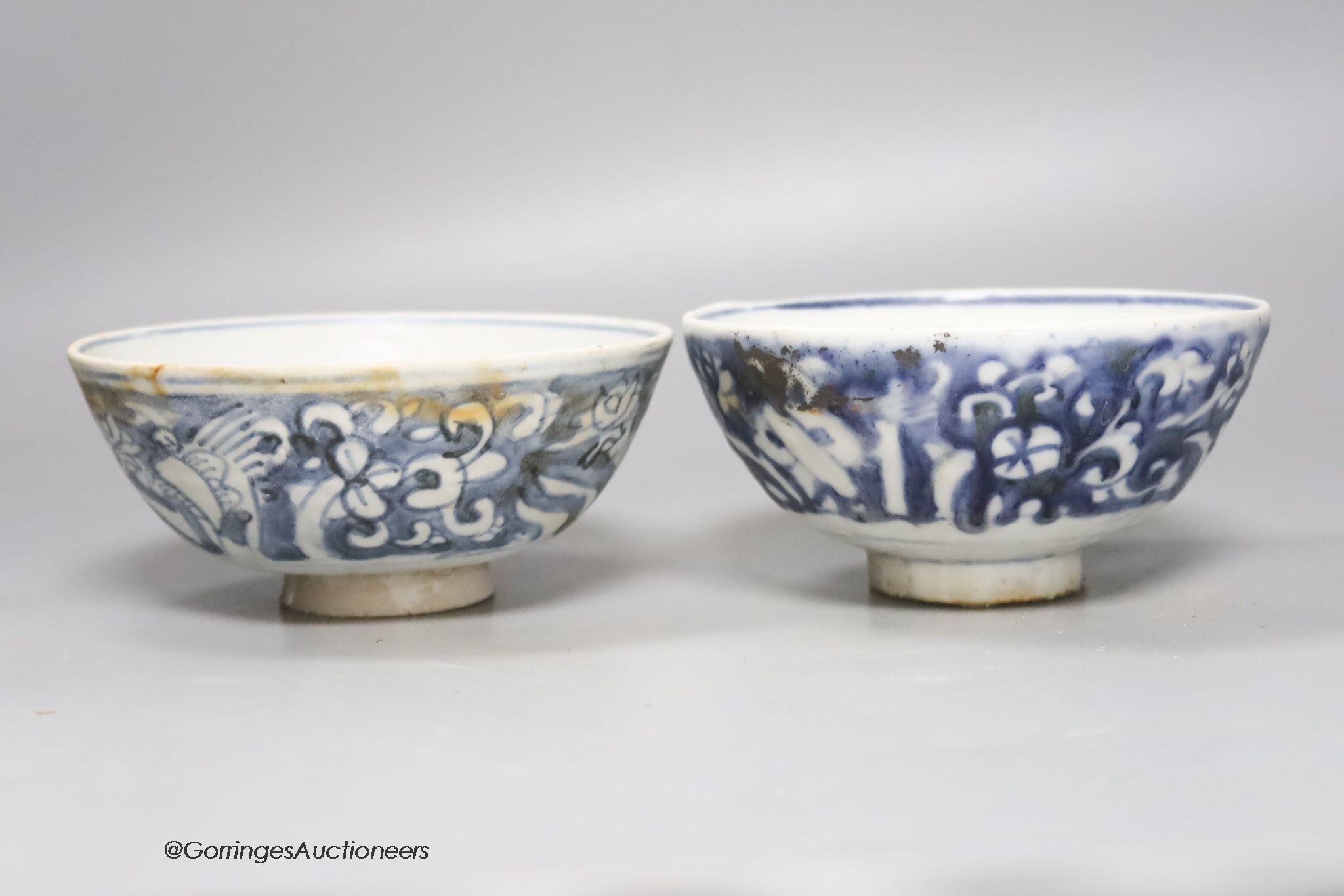 A pair of Chinese blue and white porcelain shipwreck bowls, 17th-century, diameter 15cm